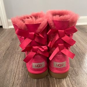 Girls - Ugg pink Bailey bow boots